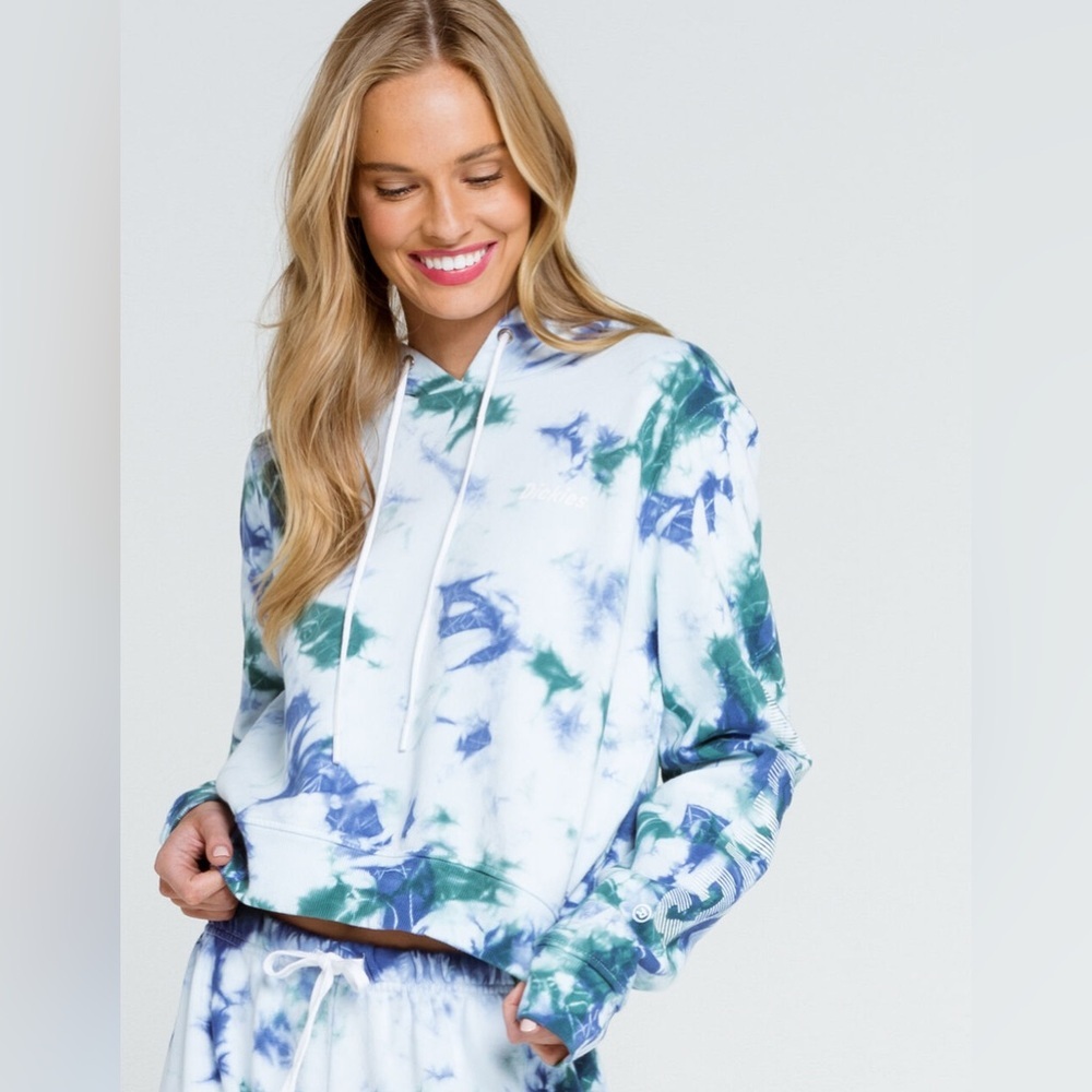 Dickies | Women’s white/blue/green tie dye cropped hoodie, logo down sleeve Sz S
